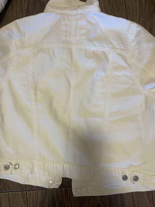 Продам нову джинсову куртку