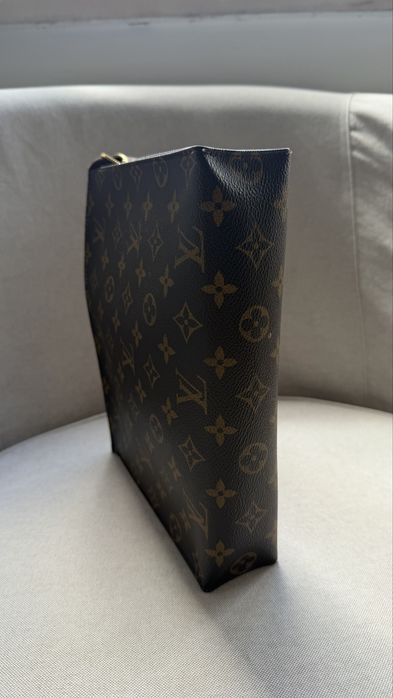 Louis Vuitton Poche Toilette Monogram Canvas autêntica