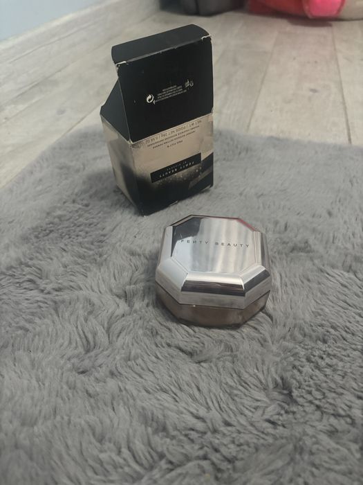 Puder fenty beauty