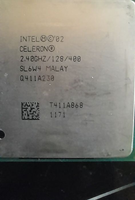 Intel  Celeron 2.4 GHz 2.40GHZ/128/400 / Entrega imediata