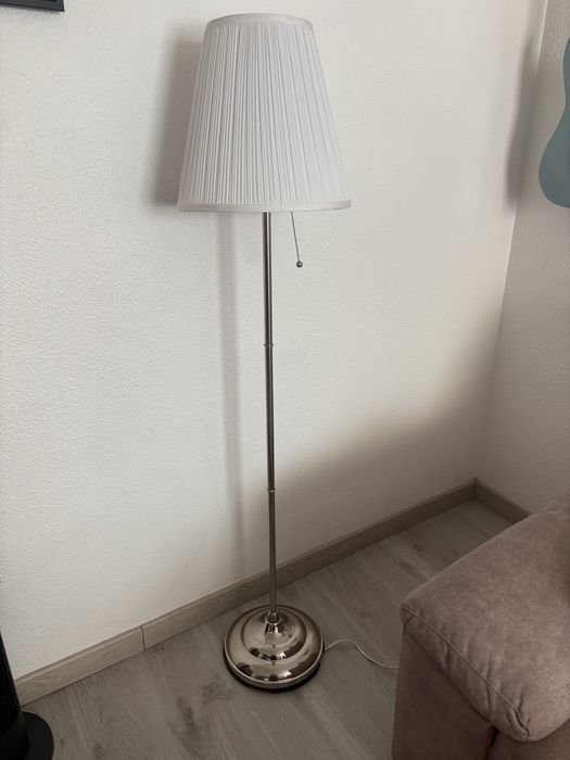 Candeeiro de pé ARSTID