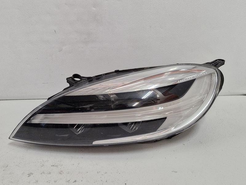 VOLVO V40 2 II LIFT LAMPA LEWY PRZÓD LEWA PRZEDNIA REFLEKTOR LED UK 31677020