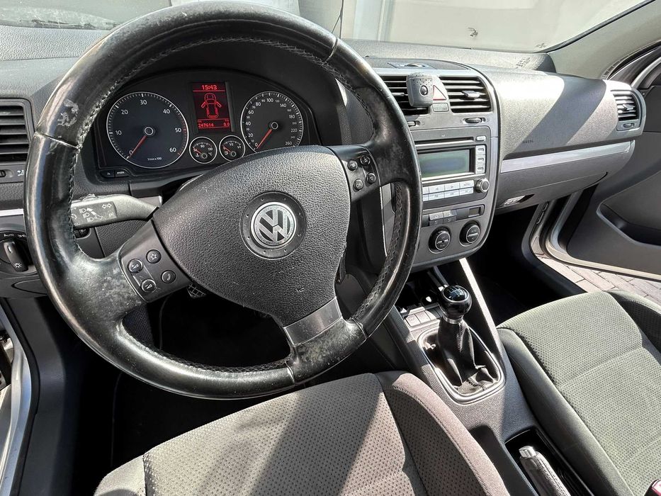 Volkswagen Golf V 1.9 tdi Bluemotion Confortline | Nacional | 1 Proprietário foto 4