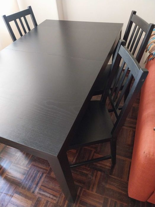 Mesa de jantar extensível com 4 cadeiras