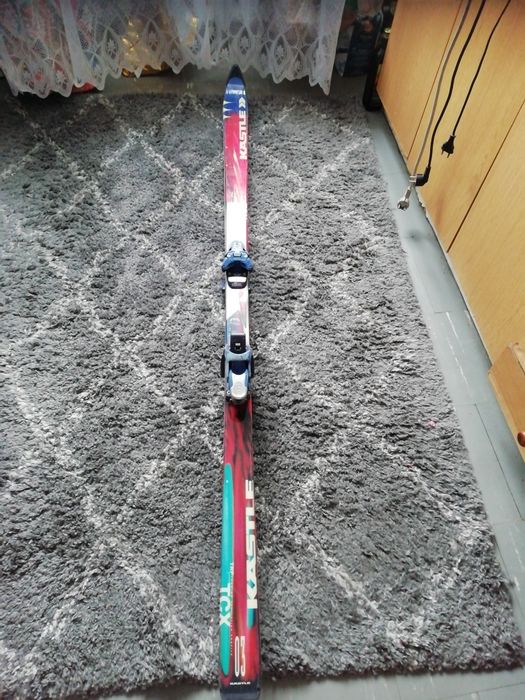 Sprzedam narty Kastle. .
