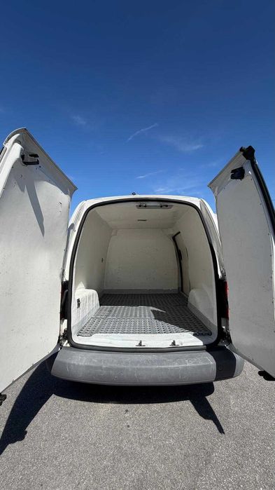Volkswagen Caddy Maxi (Longa) Isotérmica – Excelente Estado