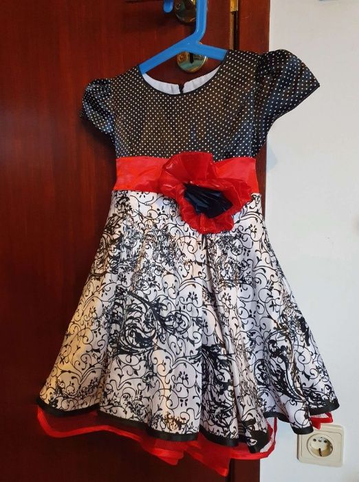 Disfarce/ Fato carnaval Carmen menina 12-18 mes (novo)