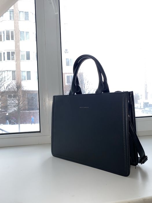 Чорна сумка Karlos Marconi