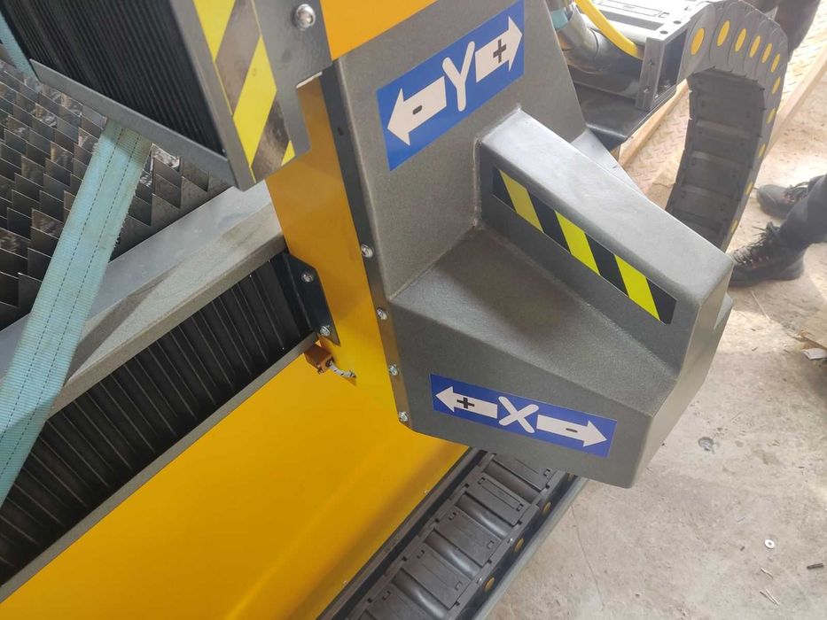 Лазер 1.5-3квт. Машина резки металла ЧПУ. CNCMAN 1.5 LS