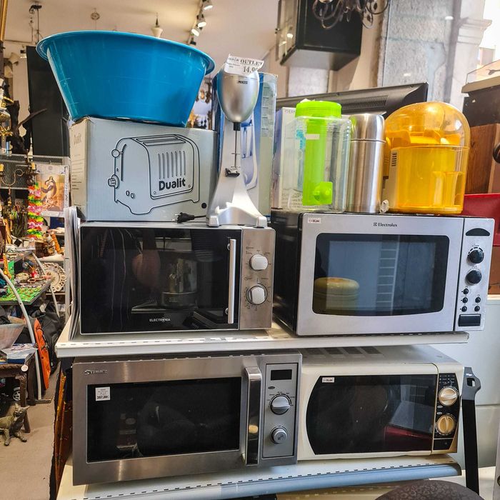 Electronia FOX Microwave Oven – 20 L, 700 W, 2-Year Warranty64550363438595122