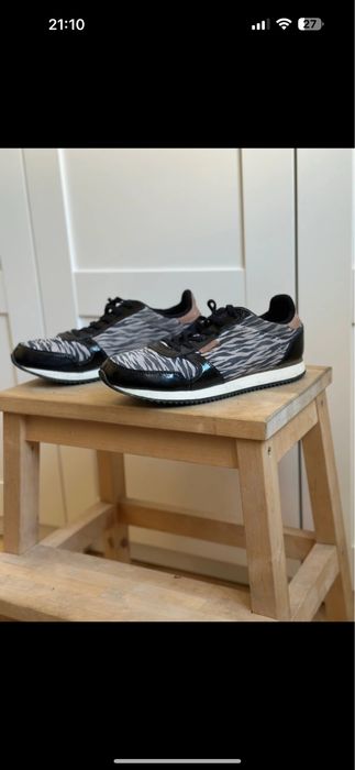 Super wygodne buty z motywem zebra i korkową wkładką