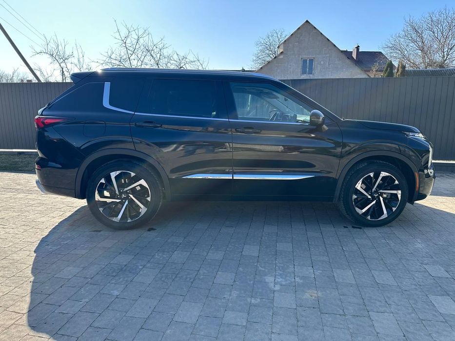 Mitsubishi Outlander 4  2021р. 2.5 бензин