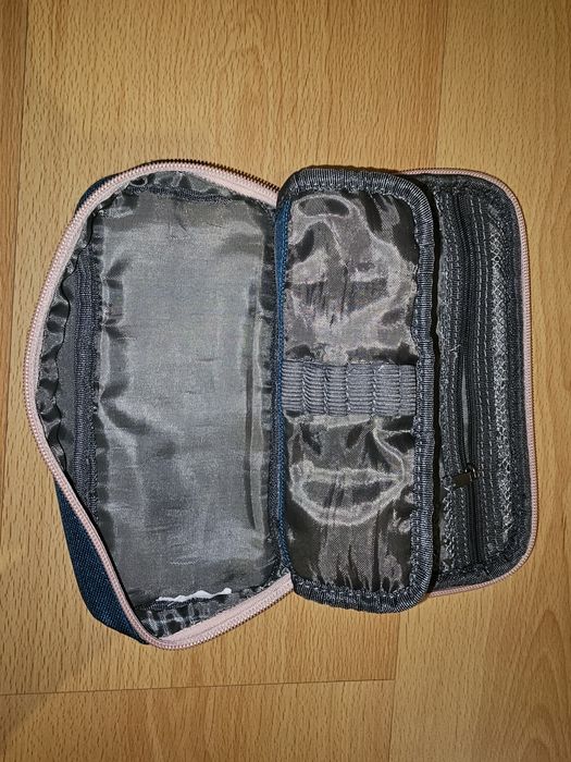 Estojo com vários compartimentos64553249004930123