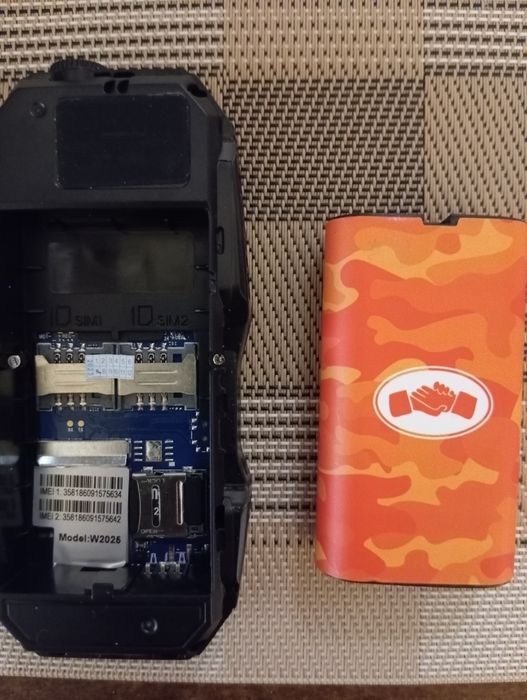 Продам телефон на две симки