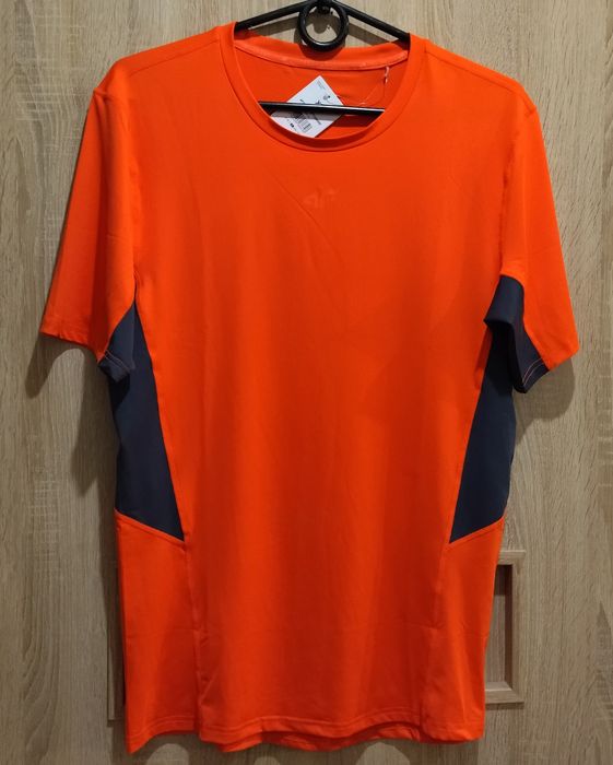 T-shirt sportowy