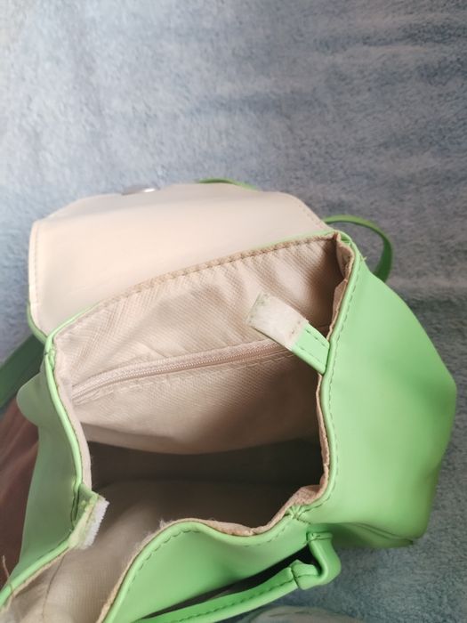 Mochila pequena verde lima