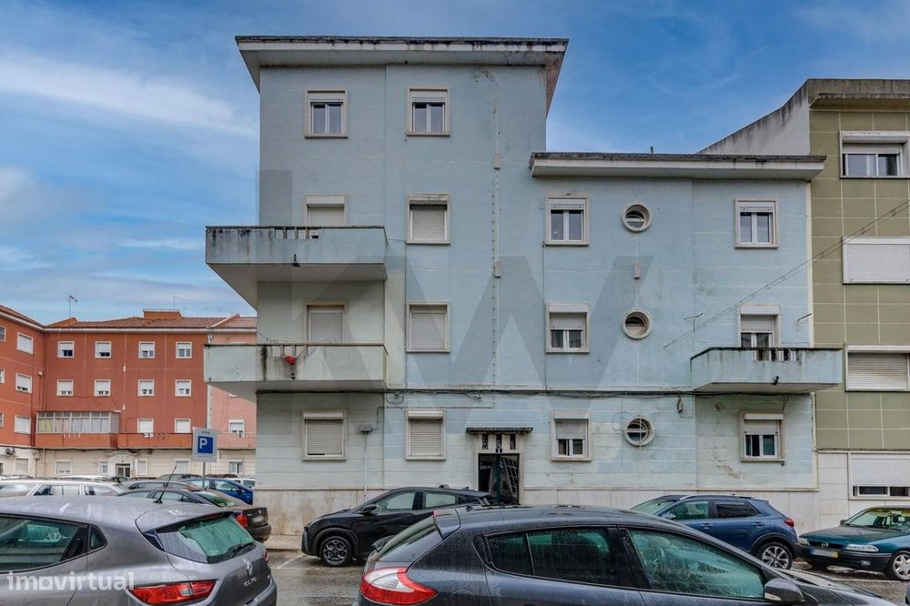 T2 Renovado na Amadora — Junto à Estação