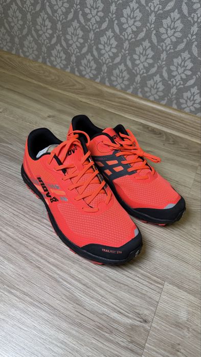 Кросівки для бігу INOV8