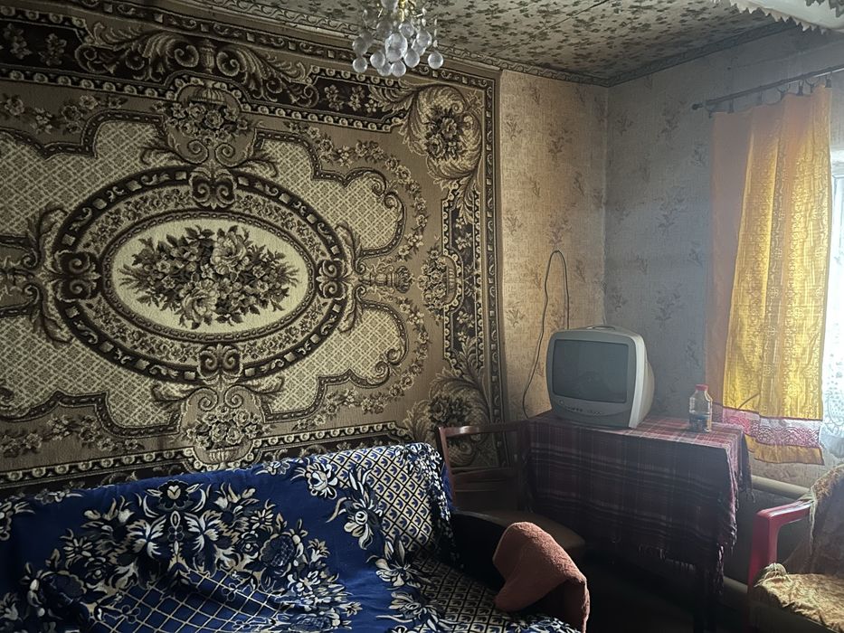 Невеличкий міцний будиночок Веселі Терни, вода, газ, 10соток. Міцний