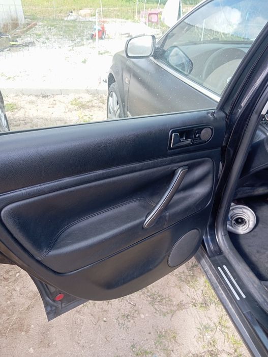 VW Passat 130 Highline com repro