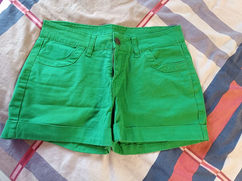 Продам женские шорты