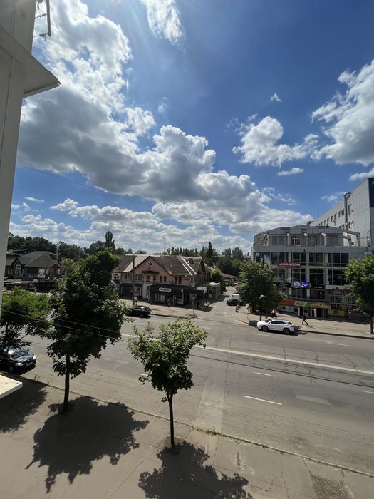 Вільна,центр 95 к-л,макдональдс , люкс