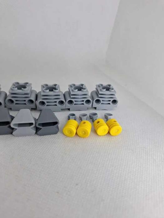 Różne elementy lego, samochodowe