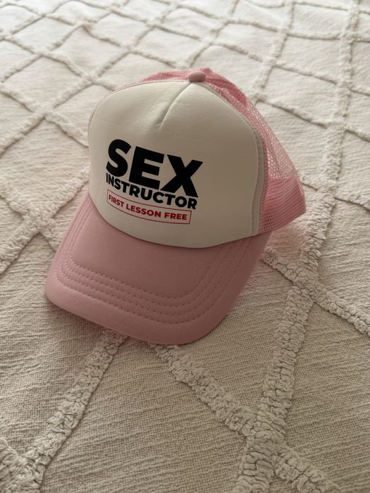 Czapki sex instructor