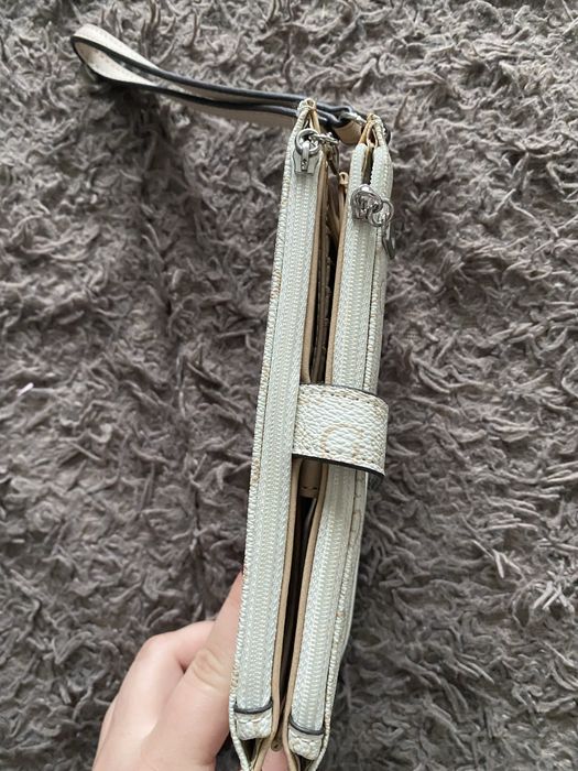 Nowy portfel damski GUESS