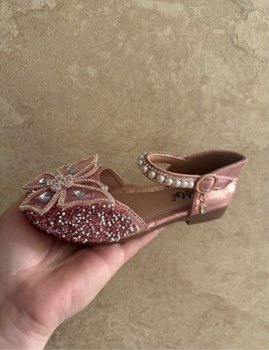 Срібні туфлики білі туфлі на дівчинку метелик бабочка