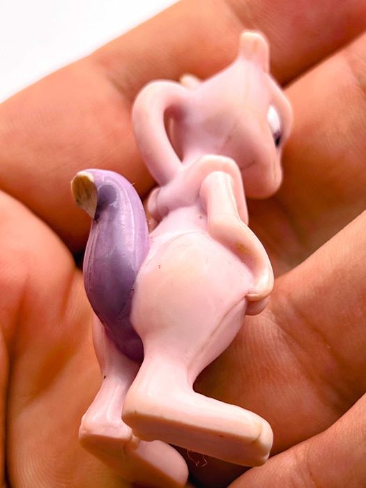 Pokémon Mewtwo 1999 Nintendo