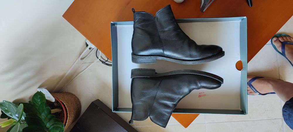 Botas em pele marca Tapadas