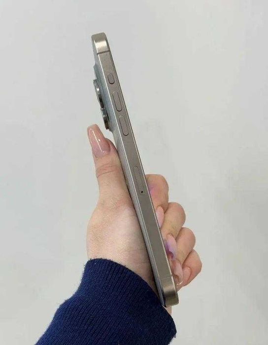 iPhone 15 Pro Max, 256 ГБ, SIM + eSIM