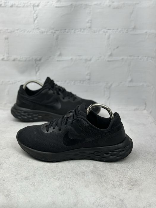 Чоловічі чорні спортивні кросівки Nike Revolution 42.5p