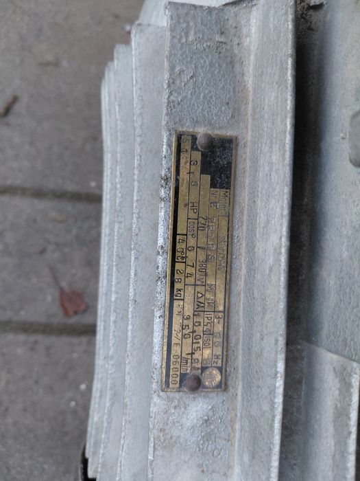 silnik elektryczny  2,2  kw - 950 obr wolnoobrotowy