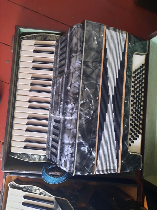 Akordeon  hohner 80 basow