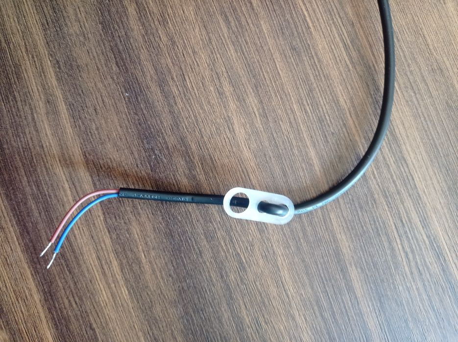 Nowa wisząca lampa z żarówką LED gratis
