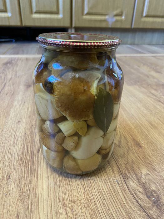 Продам мариновані гриби