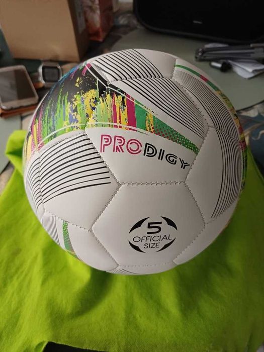 NOWA Pilka nożna PRODIGY