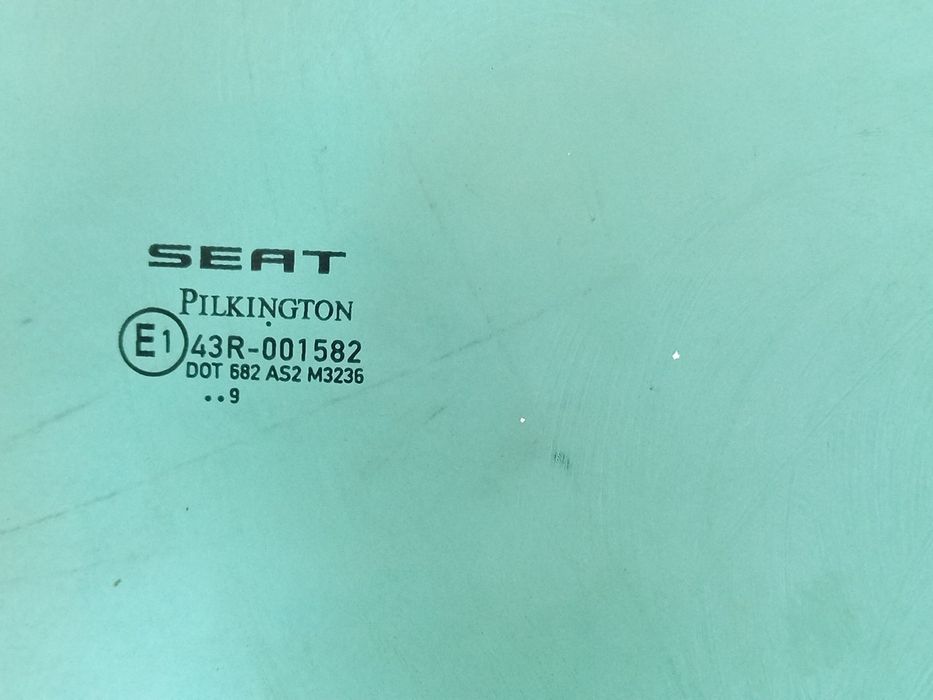 Vidro porta frente direita SEAT Leon (1P1)