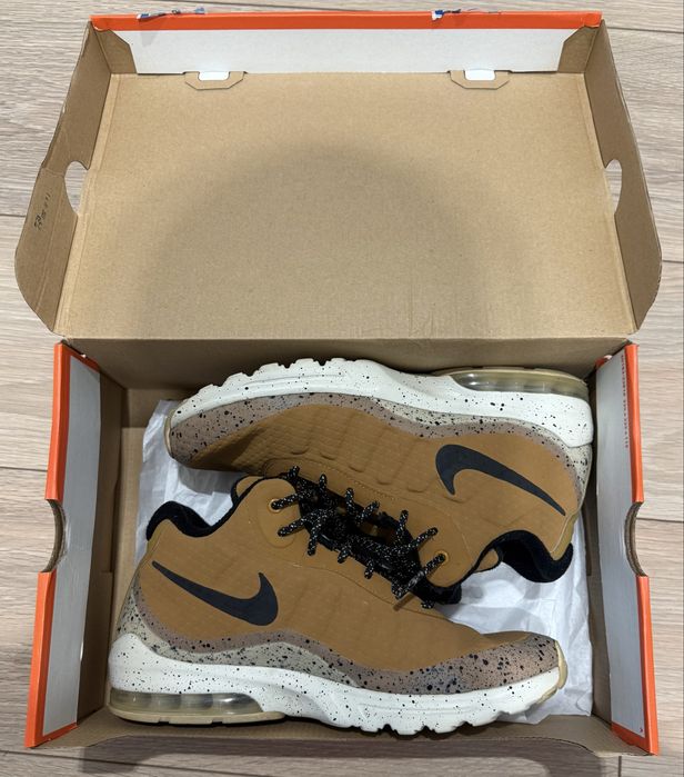 Ботинки Nike Air Max Invigor Mid