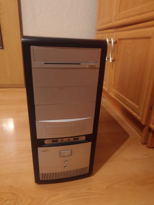 Komputer stacjonarny (i5, Asus, R9 380X)