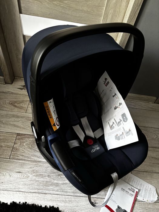 Fitelik samochodowy 0-12 kg britax romer  baza +fotelik