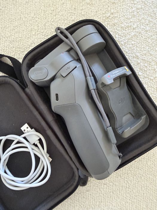 Estabilizador DJI Osmo Mobile 3 Combo