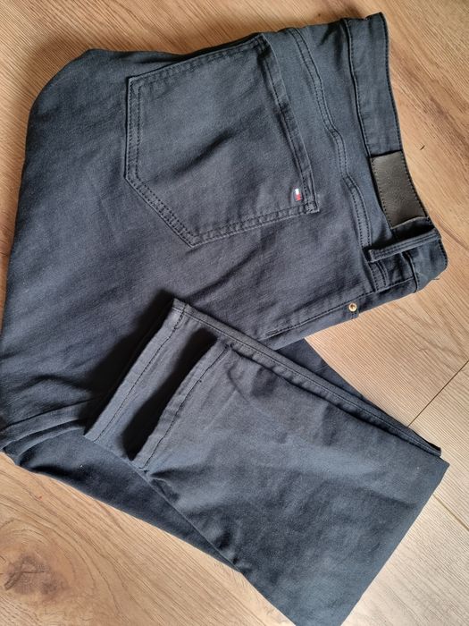 Spodnie Tommy Hilfiger w bardzo dobrym stanie