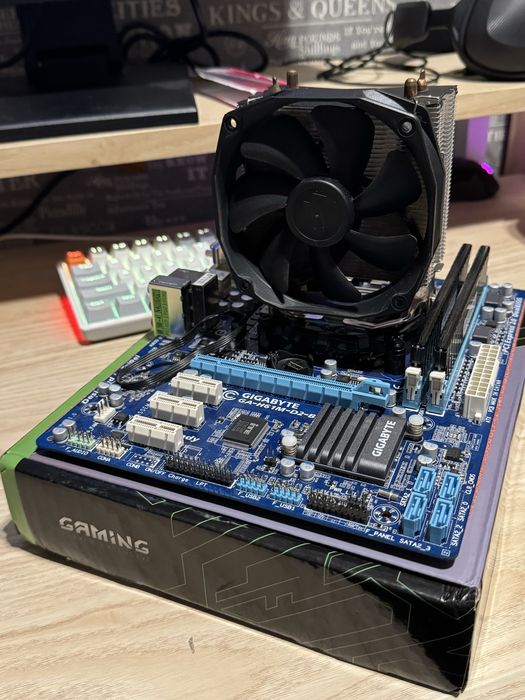 Płyta główna z procesorem i 16GB RAM