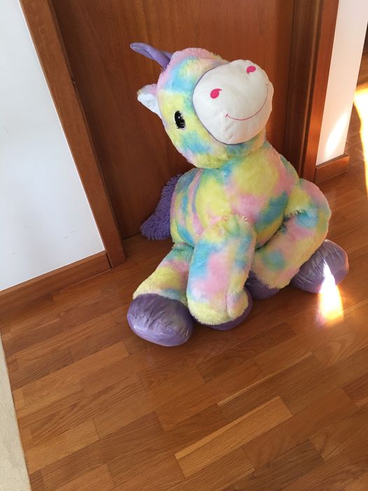 Peluche grande unicórnio