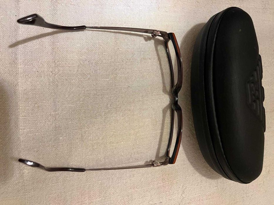 Vendo armação de óculos marca Empório Armani