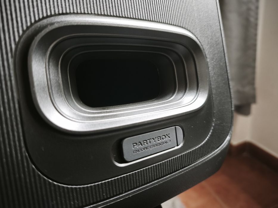 Coluna portátil JBL Partybox Encore Essential 2