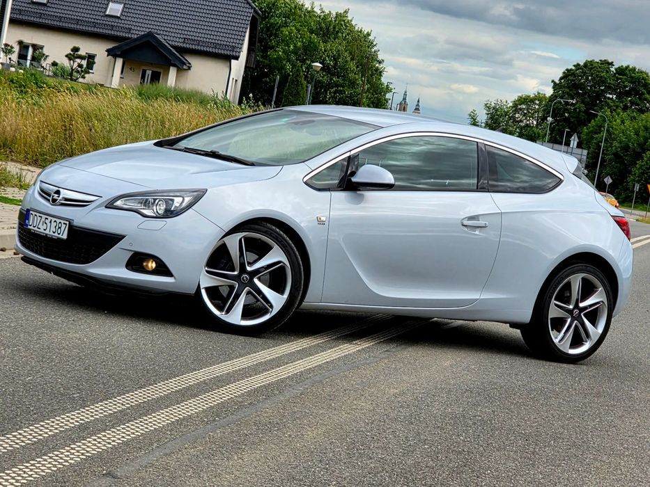 Opel Astra GTC 2.0CDTI 165KM Bixenony Navi Infinity 2xpdc Perła Alu20" EDITION